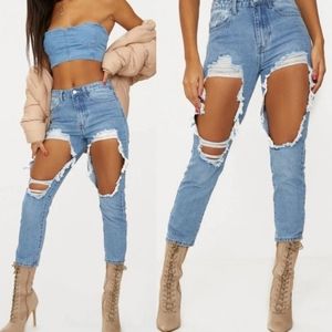 PrettyLittleThing Distressed Jeans